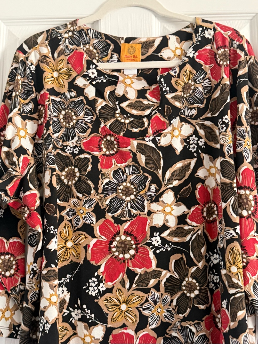 Ruby Rd. Black Floral Knit Top with Red & Gold Blooms NWT 2X - Picture 3 of 8